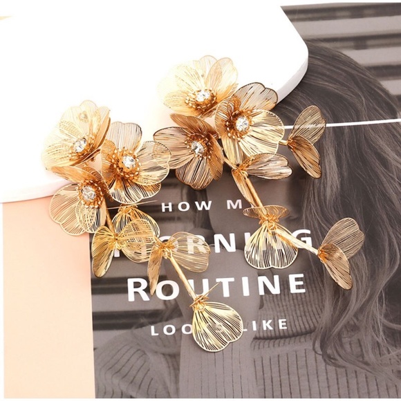 Gold Cascading Flowers Earrings  Kate Middleton. Last one. - Picture 4 of 5